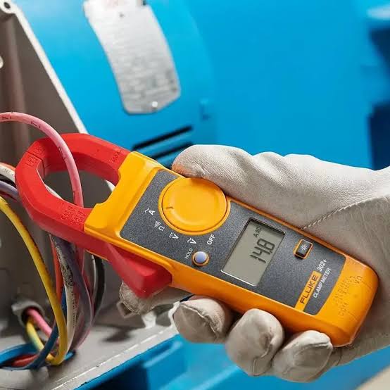Pinza amperimétrica digital Fluke 302+